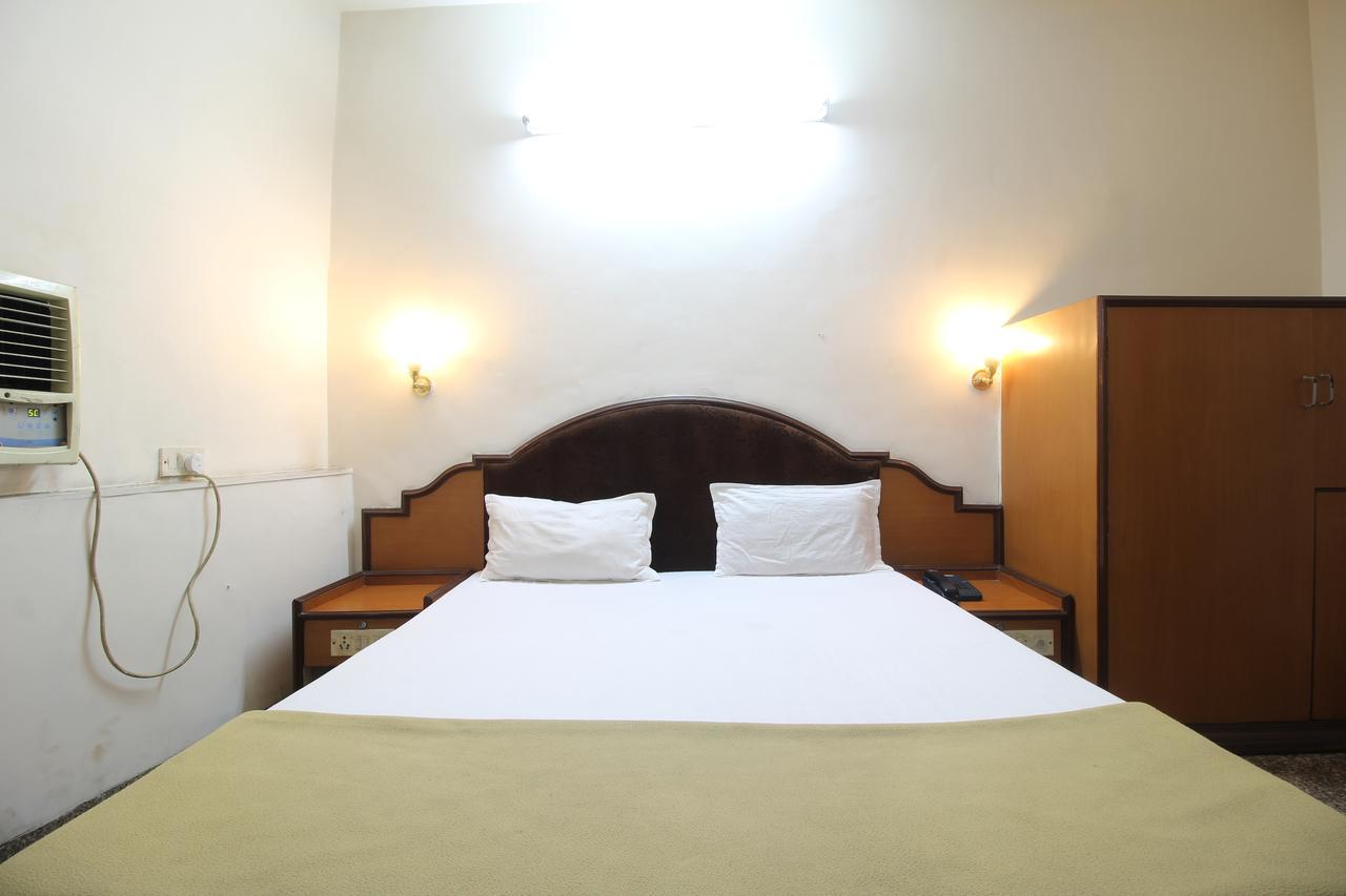 Soubhagya Inn Silvassa Bagian luar foto