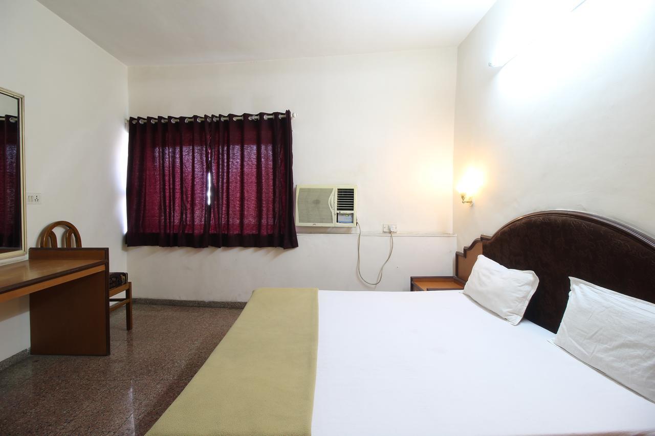 Soubhagya Inn Silvassa Bagian luar foto